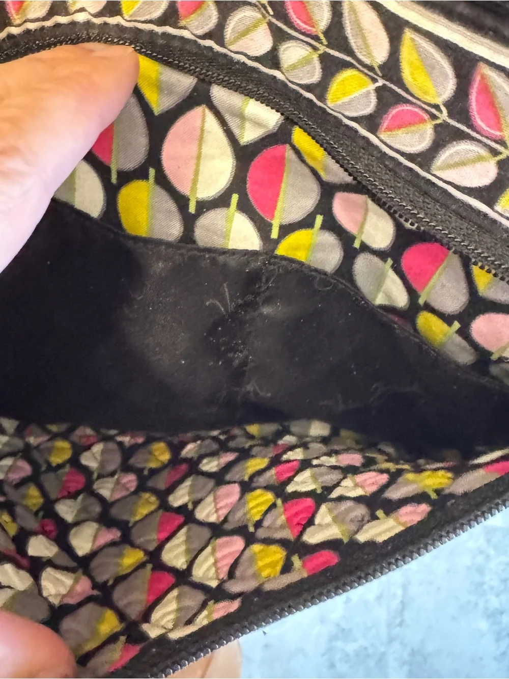 Vera Bradley “moon blooms” Black Floral Quilted Crossbody Bag - Picture 6 of 11